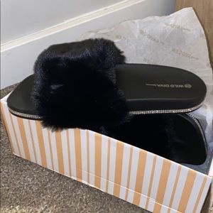 Fashion nova furry slides